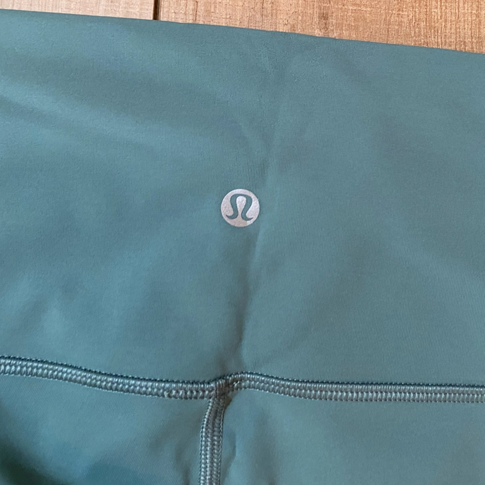 Lululemon x Peloton Leggings - Green, Size M - Picture 3 of 12